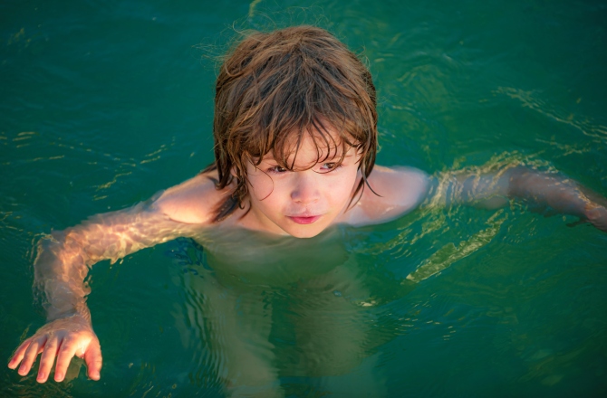 Раннее обучение плаванию: преимущества 