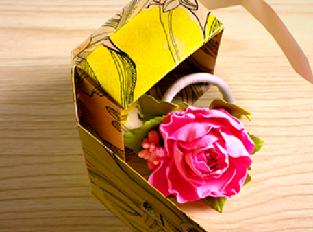Рукодельная шкатулка из картона с узором       