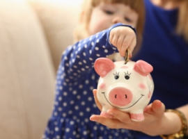 Как научить детей обращаться с деньгами 